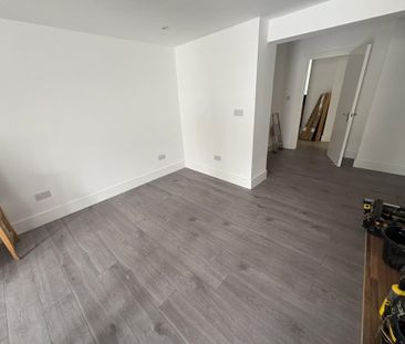 4 bedroom terraced house to rent - Photo 3