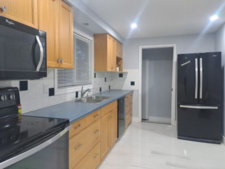 For Lease - 185 Appalachian Crescent Unit# Upper, Kitchener, Ontario - Photo 4