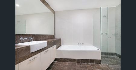 Prestigious Location – Luxurious 3 Bedroom + Private Study/Guess Room - Photo 4