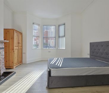 2 bedroom Flat to rent in Warton Terrace, Heaton, Newcastle Upon Tyne - Photo 1