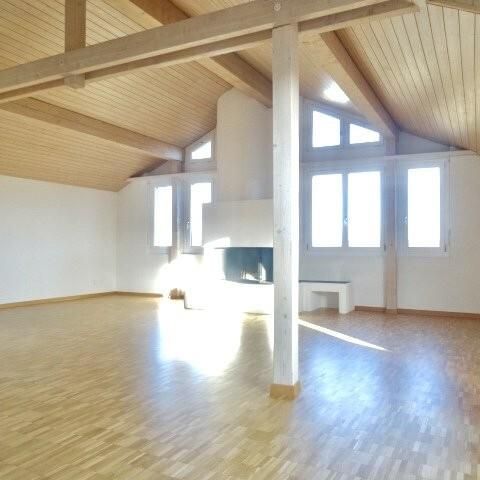 Moderne 4.5-ZW à 119m2 im DG mit Terrasse - Photo 1