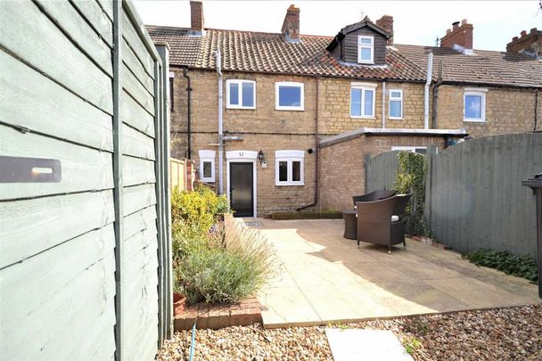 2 bedroom cottage to rent - Photo 1
