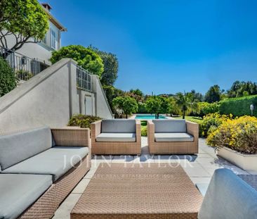 Maison à louer Mougins, Cote d'Azur, France9 000 EUR / Mois - Photo 3