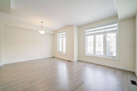 For Lease - 22 Thomas Hope Lane, Markham, Ontario - Photo 4