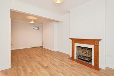5 Bed Terraced House, Afghan Road, SW11 - Photo 3