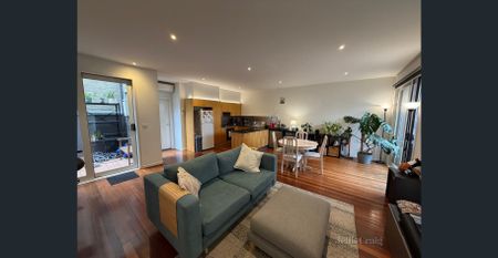 Well-Presented Townhouse in Magnificent Location - Photo 2