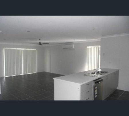 37 Marblewood Cct, Mount Low, Qld 4818 - Photo 2