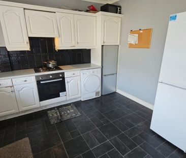 1 bed House Share - To Let - Photo 4