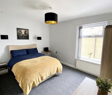1 bed house share to rent in Coal Clough Lane, Burnley, BB11 - Photo 5