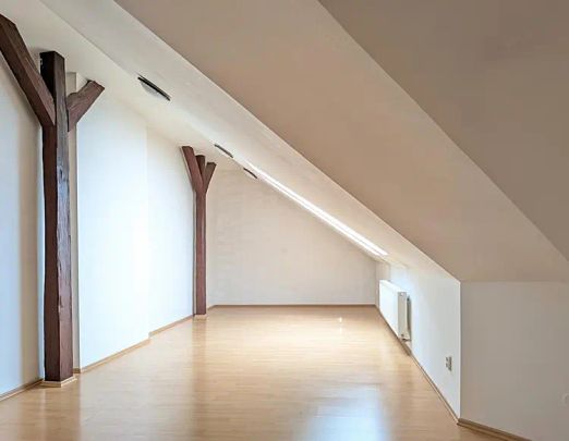Pronájem podkrovního bytu 84 m - Photo 1