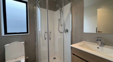 Fresh Living in Māngere Bridge – Space, Style & Superb Location - Photo 2