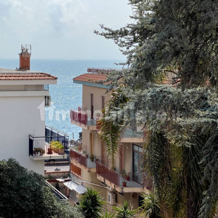 Appartamento via Angelo Musco 1, Centro, Aci Castello - Photo 1