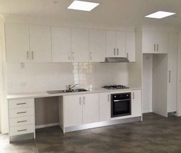 Charming 2-Bedroom Home in Lalor - Photo 5