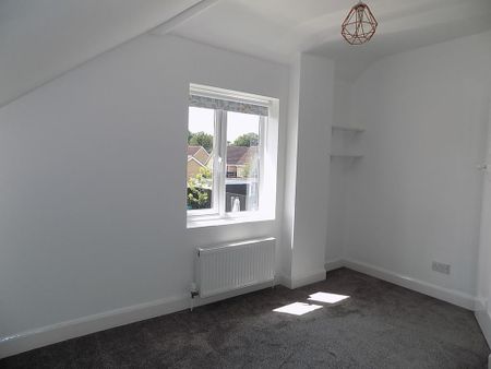 3 bedroom semi-detached house to rent - Photo 4