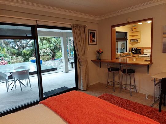Fully furnished beach flat - Photo 1
