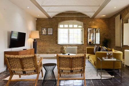 4 bedroom flat to rent - Photo 4