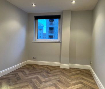 Smugglers Way, London, SW18 - Photo 5