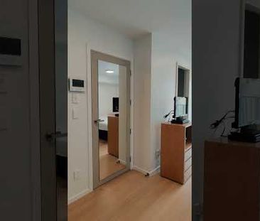 Fully furnished Te Aro 1BR with Balcony! - Photo 4