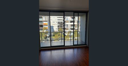 Fully Furnished-moved-in condition apartment! close to east village, super convenient. 30 min bus to city. - Photo 3