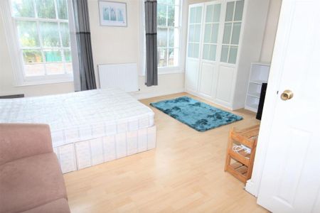 3 bedroom apartment to rent - Photo 4