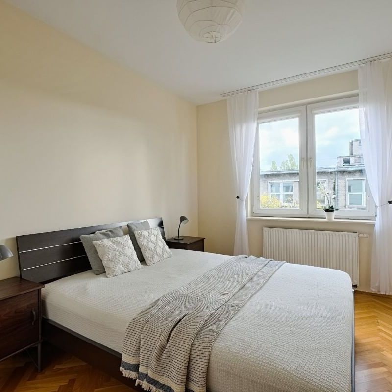 2-pokoje przy Łazienkach, miejsce parkingowe 50 m² - Photo 1
