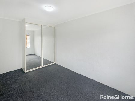 2/38 Luxford Road, Mount Druitt, NSW 2770 - Photo 2