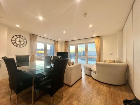 3 bedroom flat to rent - Photo 2