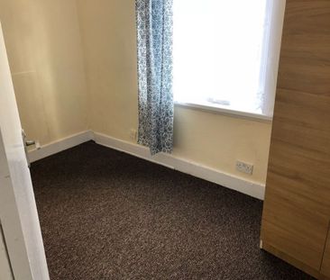 2 Bed Flat, High Road Leytonstone, E15 - Photo 2