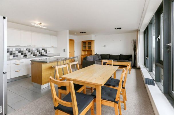 3 bedroom apartment to rent - Photo 1