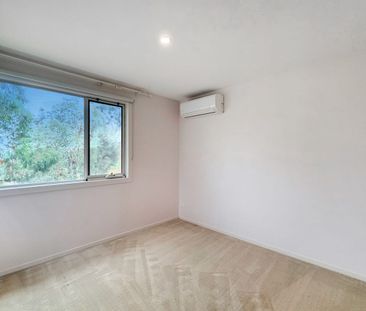 Stylish, Low-Maintenance Living in a Quiet Court - Photo 6