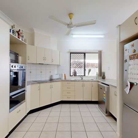 47 Regatta Crescent - Photo 5