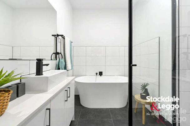 “Near New 3 Bedroom Home in Prime Glenroy Location” - Photo 1