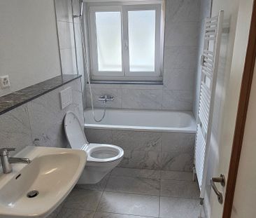 Schön renovierte 3.5 Zimmer-Wohnung mit 65m2 Wohnfläche und Balkon in den ruhigen Innenhof - Photo 4