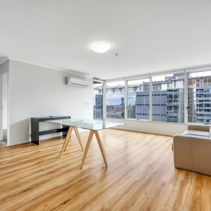 Prime St Kilda Road Apartment with City Lifestyle & Resort-Style Amenities - Photo 1