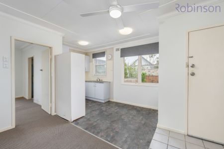 1 bedroom unit with single carport - Photo 3