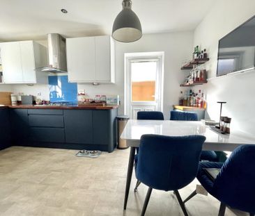 3 bedroom detached house to rent - Photo 6