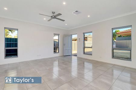 CONTEMPORY LIVING WITH SPACE FOR THE WHOLE FAMILY - Photo 2