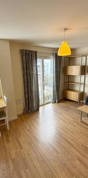 Studio to rent - Photo 1