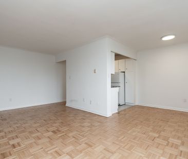 365 Eglinton Avenue East - Photo 6