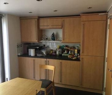 Bedsit, Pallister Terrace, SW15 - Photo 2