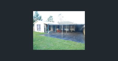 Spacious Family Home with Great Outdoor Living in Lurnea - Photo 3