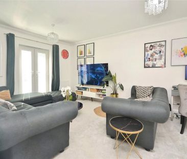 4 bedroom link detached house to rent - Photo 3