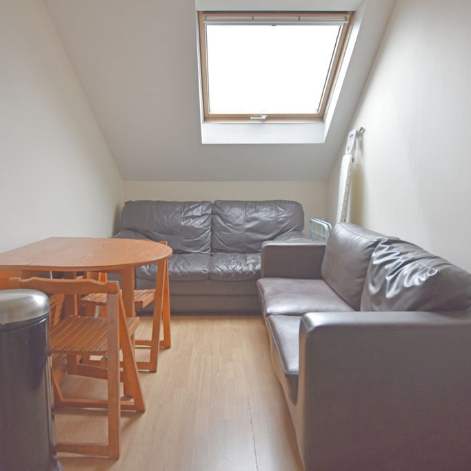 3 Bedroom Flat - Photo 1