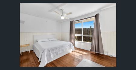 Spacious Family Home with Large Shed & Entertaining Pergola in Prime Werribee Location - Photo 4