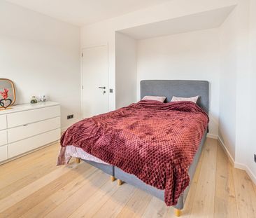 Knappe penthouse met terras en prachtig uitzicht - Photo 5