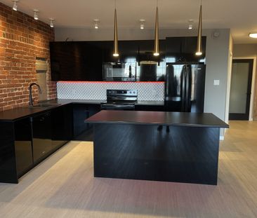 28 King Street 501 - Photo 4