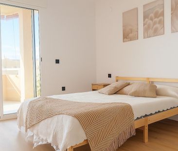 Top Floor Apartment in Estepona - Photo 6