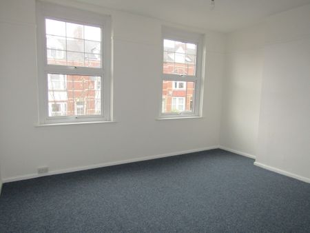4 bed Terraced - To Let - Photo 4
