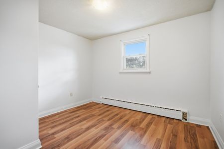 For Lease - 6167 Dorchester Road Unit# 3, Niagara Falls, Ontario - Photo 2