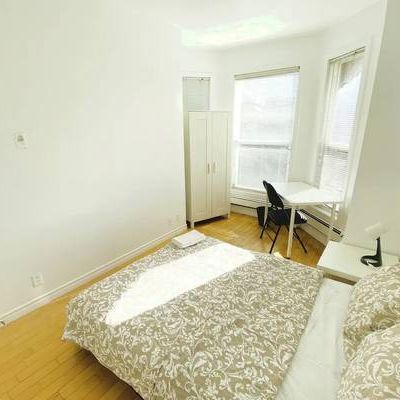 2-Bedroom Apt Available January 1st (Spadina & College) - Photo 4